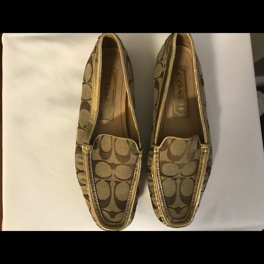 Coach Loafers sz 6.5– Sold don’t know how to remove